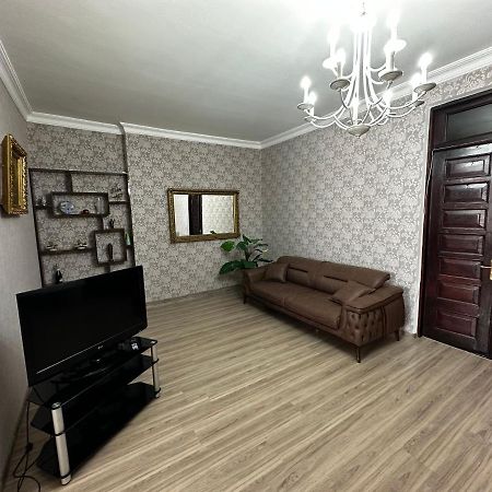 Apartamento Heart Of Boulvard Batumi Exterior foto