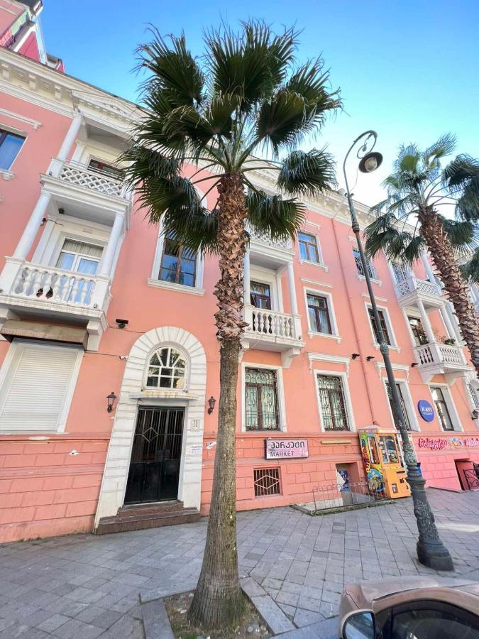 Apartamento Heart Of Boulvard Batumi Exterior foto