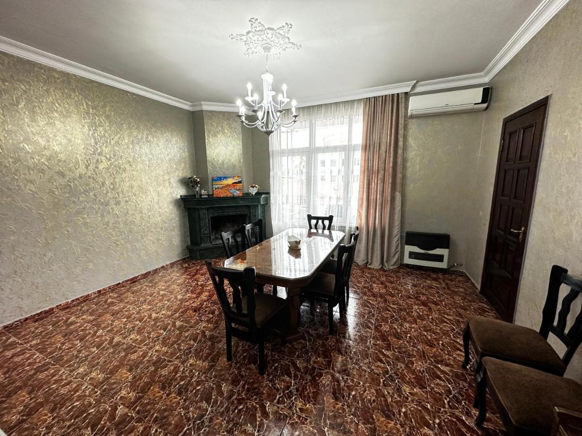 Apartamento Heart Of Boulvard Batumi Exterior foto
