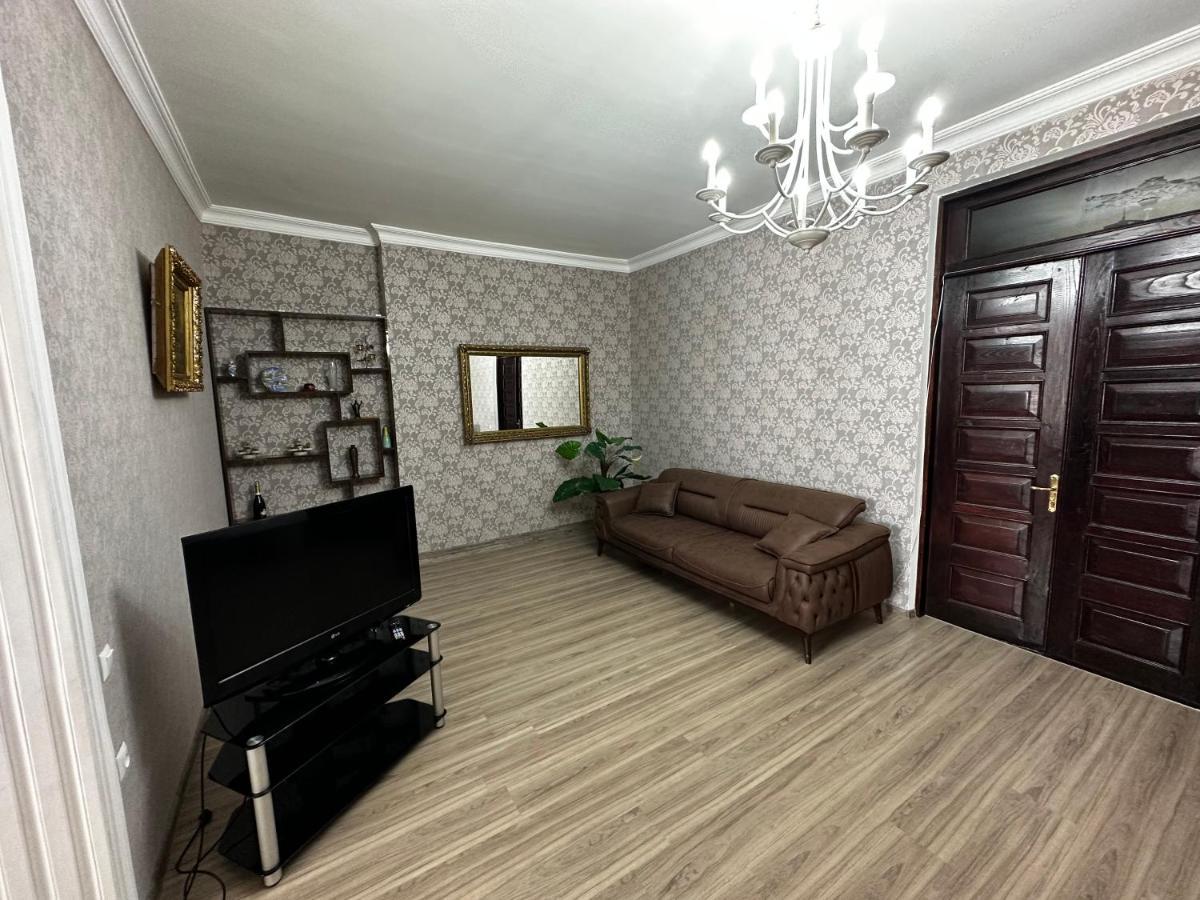 Apartamento Heart Of Boulvard Batumi Exterior foto